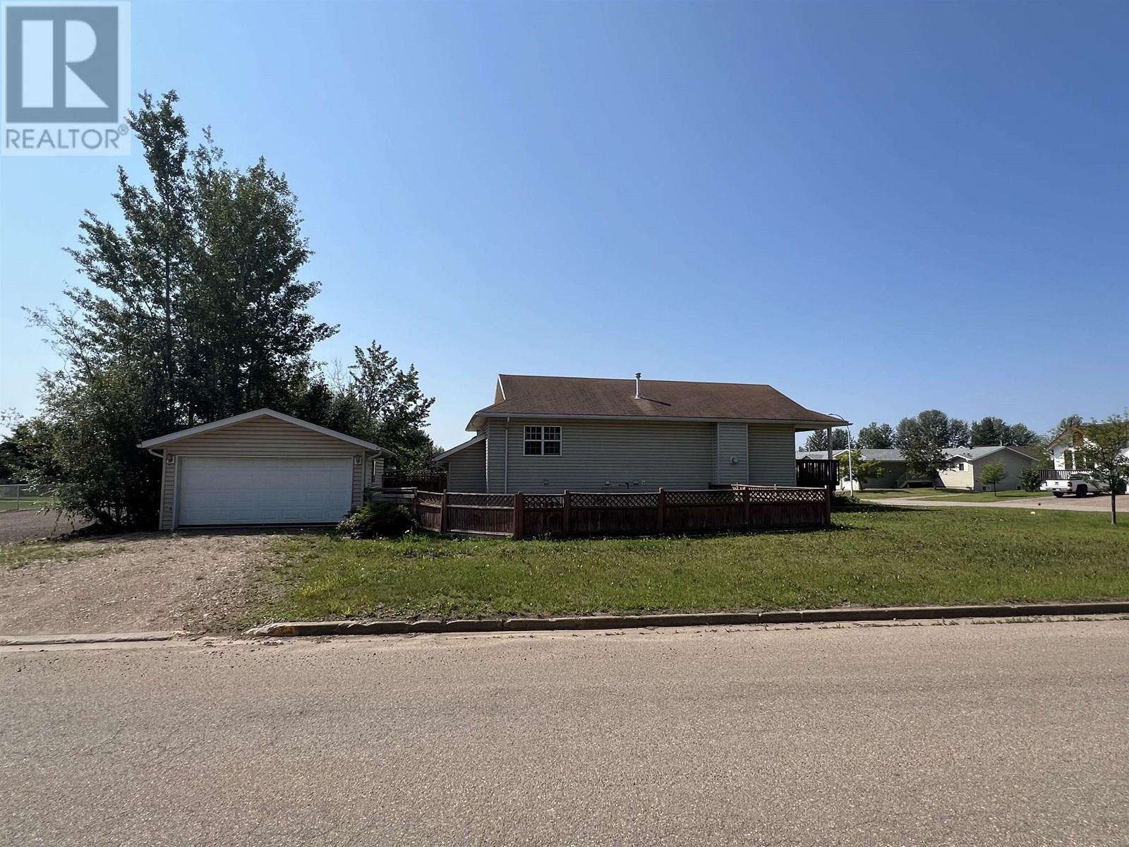 4403 HERITAGE CRESCENT, Fort Nelson