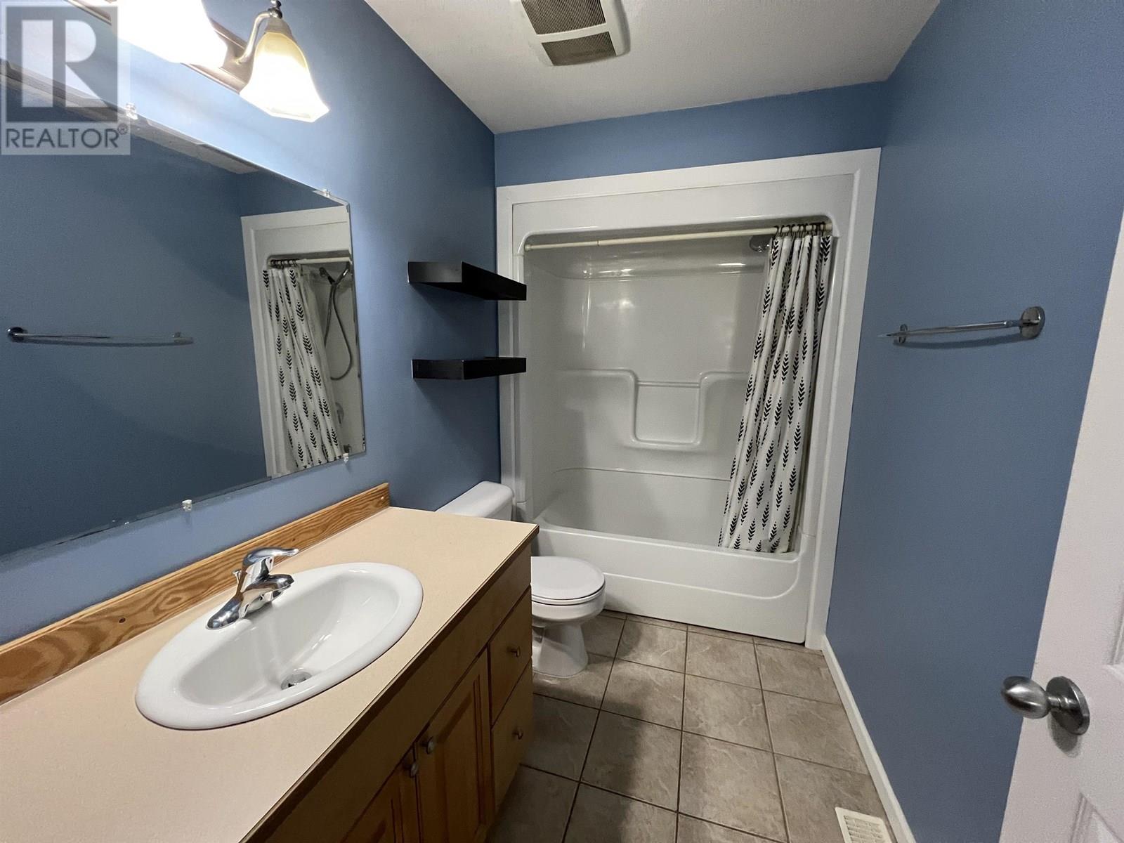 4403 HERITAGE CRESCENT, Fort Nelson