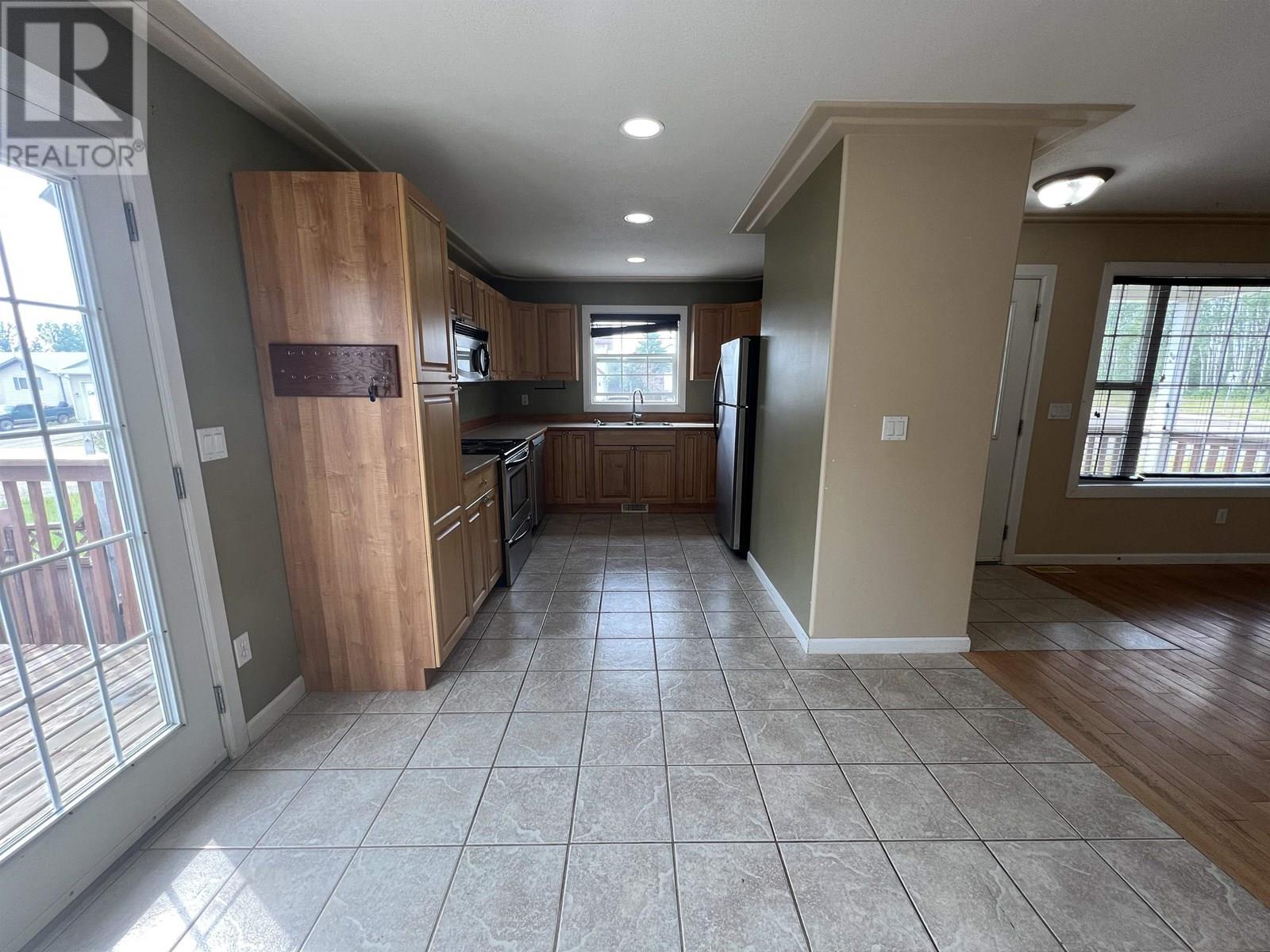 4403 HERITAGE CRESCENT, Fort Nelson
