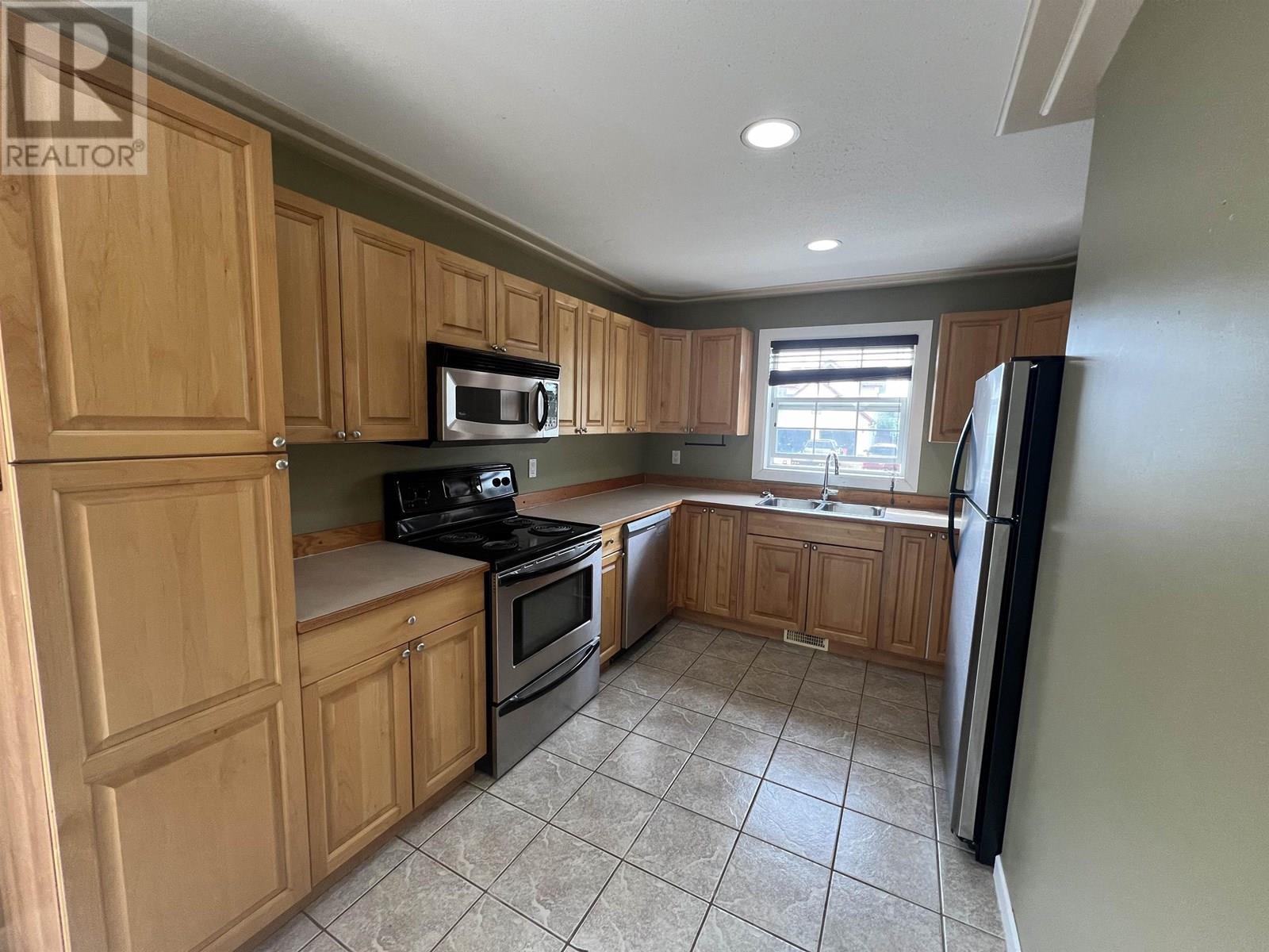 4403 HERITAGE CRESCENT, Fort Nelson