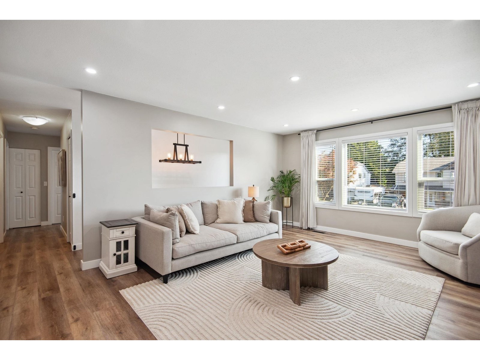 Photo 6 of 26573 29 B Avenue, Langley BC
