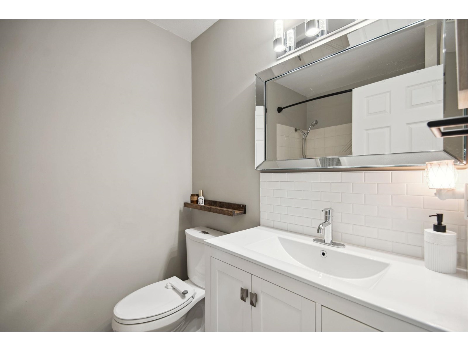 Photo 18 of 26573 29 B Avenue, Langley BC