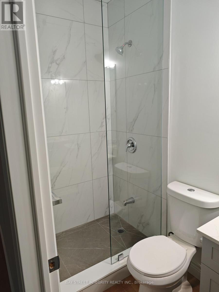 Photo 7 of Main 459 Palmerston Boulevard, Toronto ON