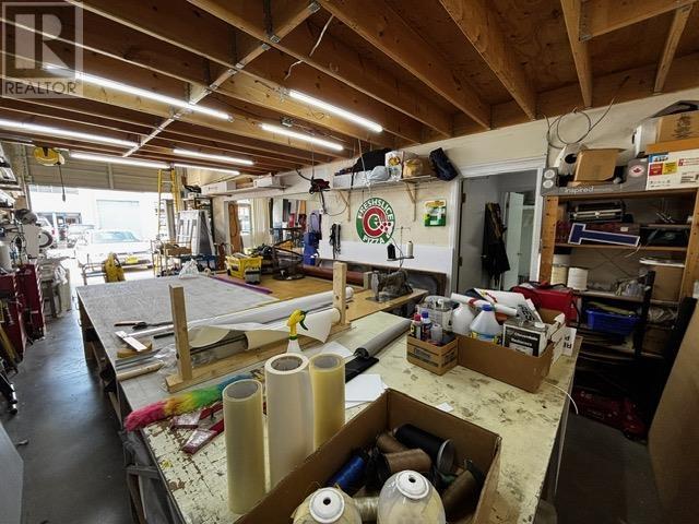Photo 3 of 408 1952 Kingsway Avenue, Port Coquitlam BC