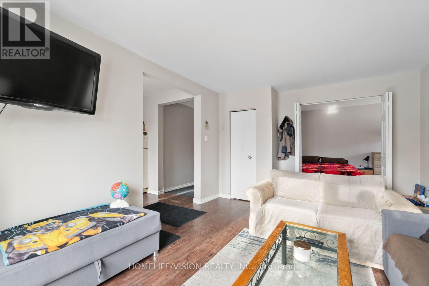 Photo 10 of 78 Front Street S, Orillia ON