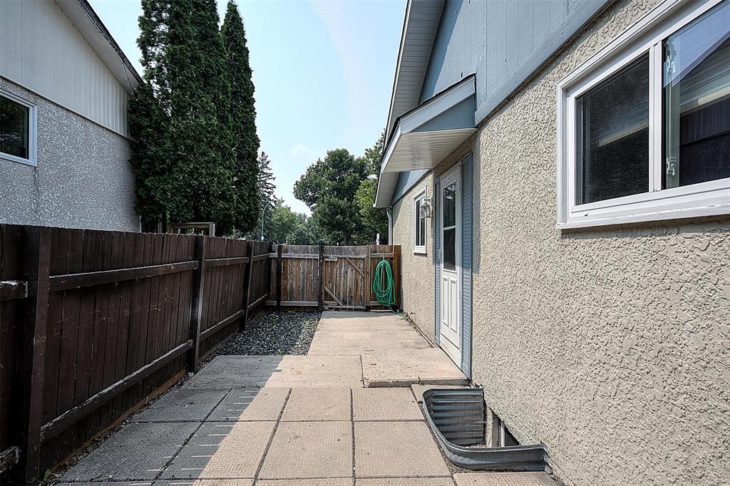 Photo 11 of 80 Wynford Drive, Winnipeg MB