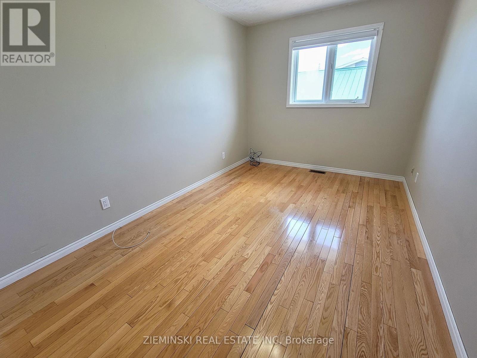 Photo 17 of 677 Victoria Road, Iroquois Falls ON