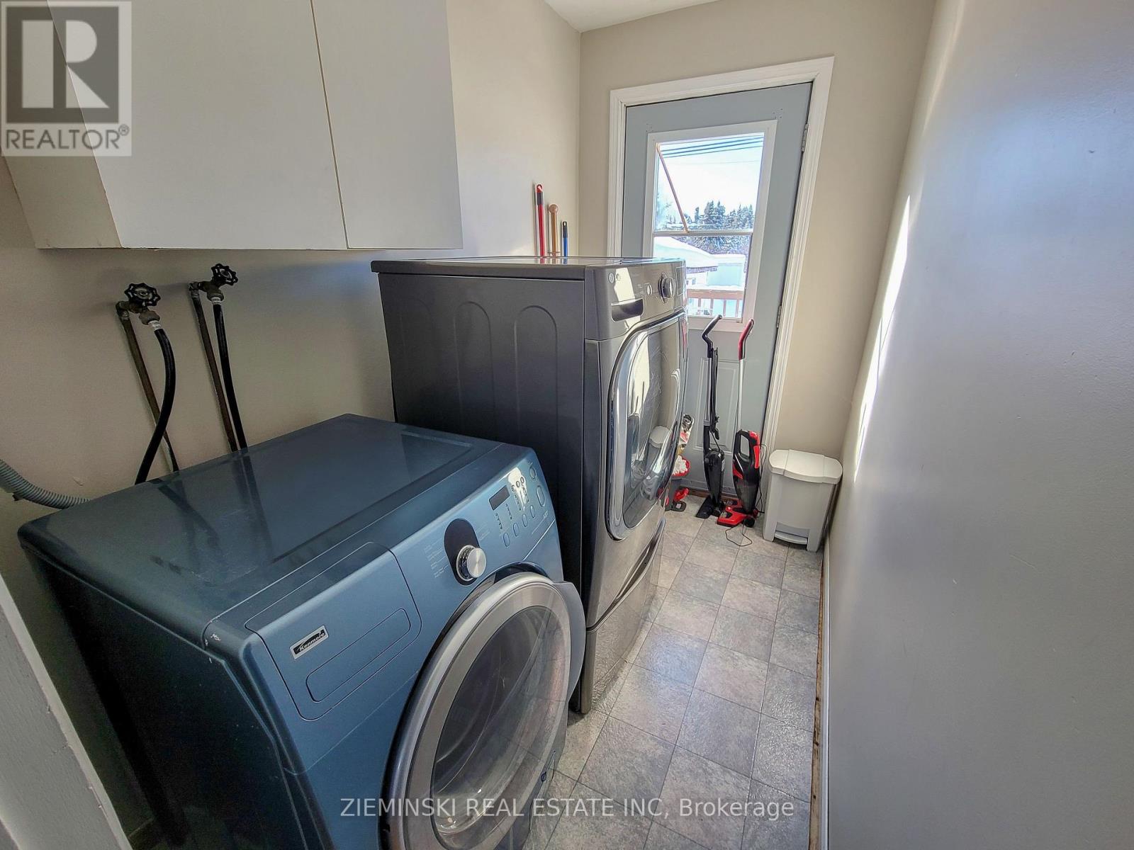 Photo 14 of 677 Victoria Road, Iroquois Falls ON