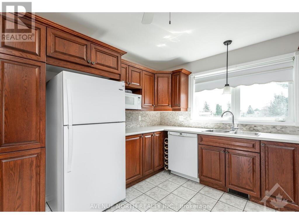Photo 10 of 7 Riverbend Drive, Ottawa ON