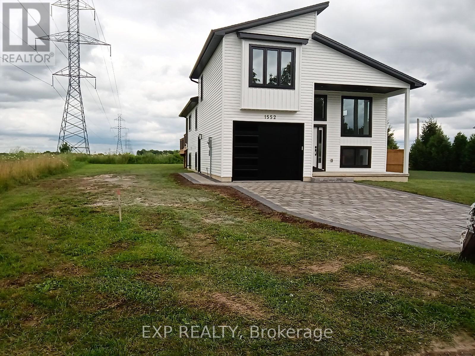 Photo 2 of 1552 Melwood Drive, St Clair ON