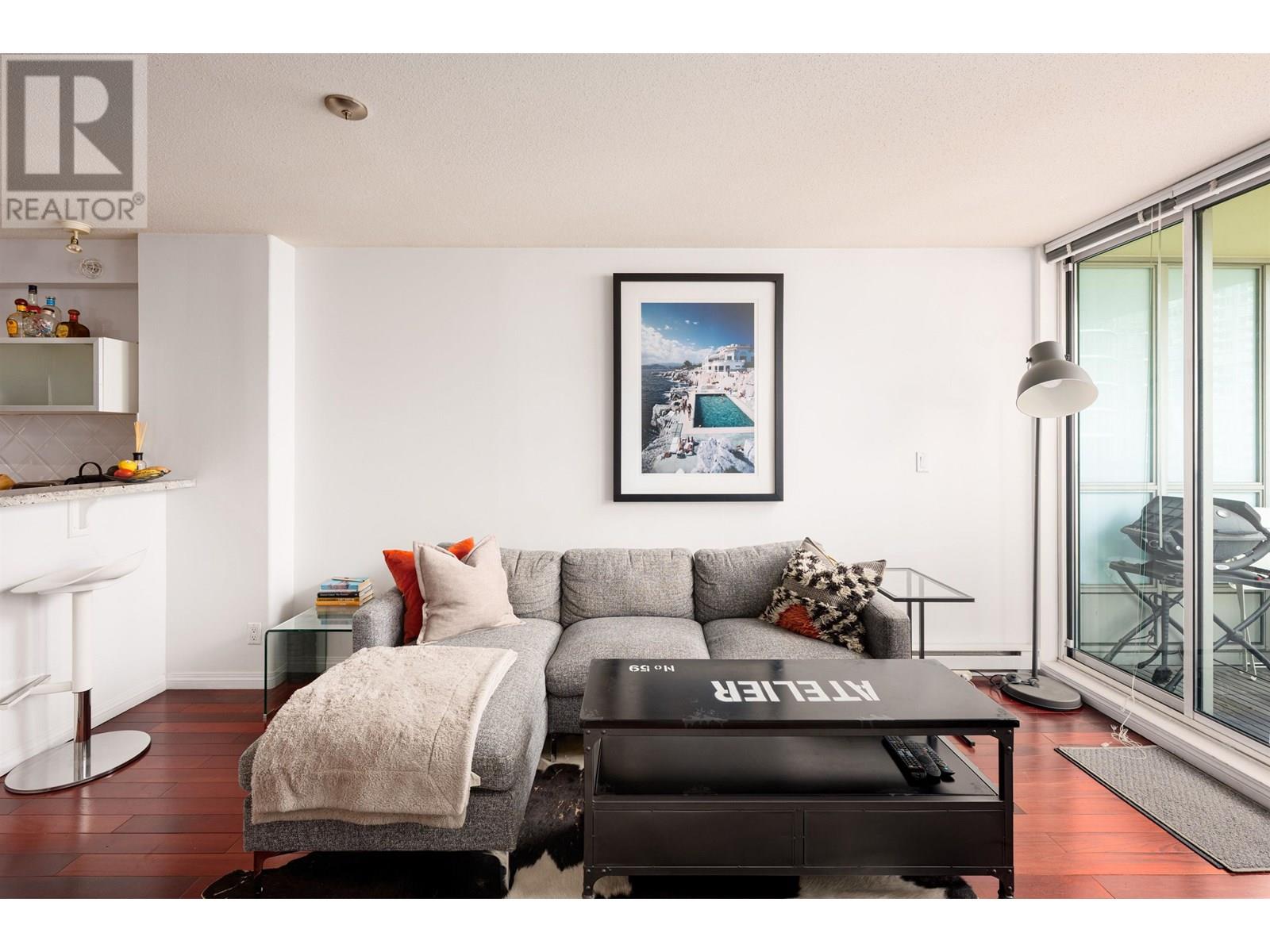 Photo 2 of 604 1328 W Pender Street, Vancouver BC