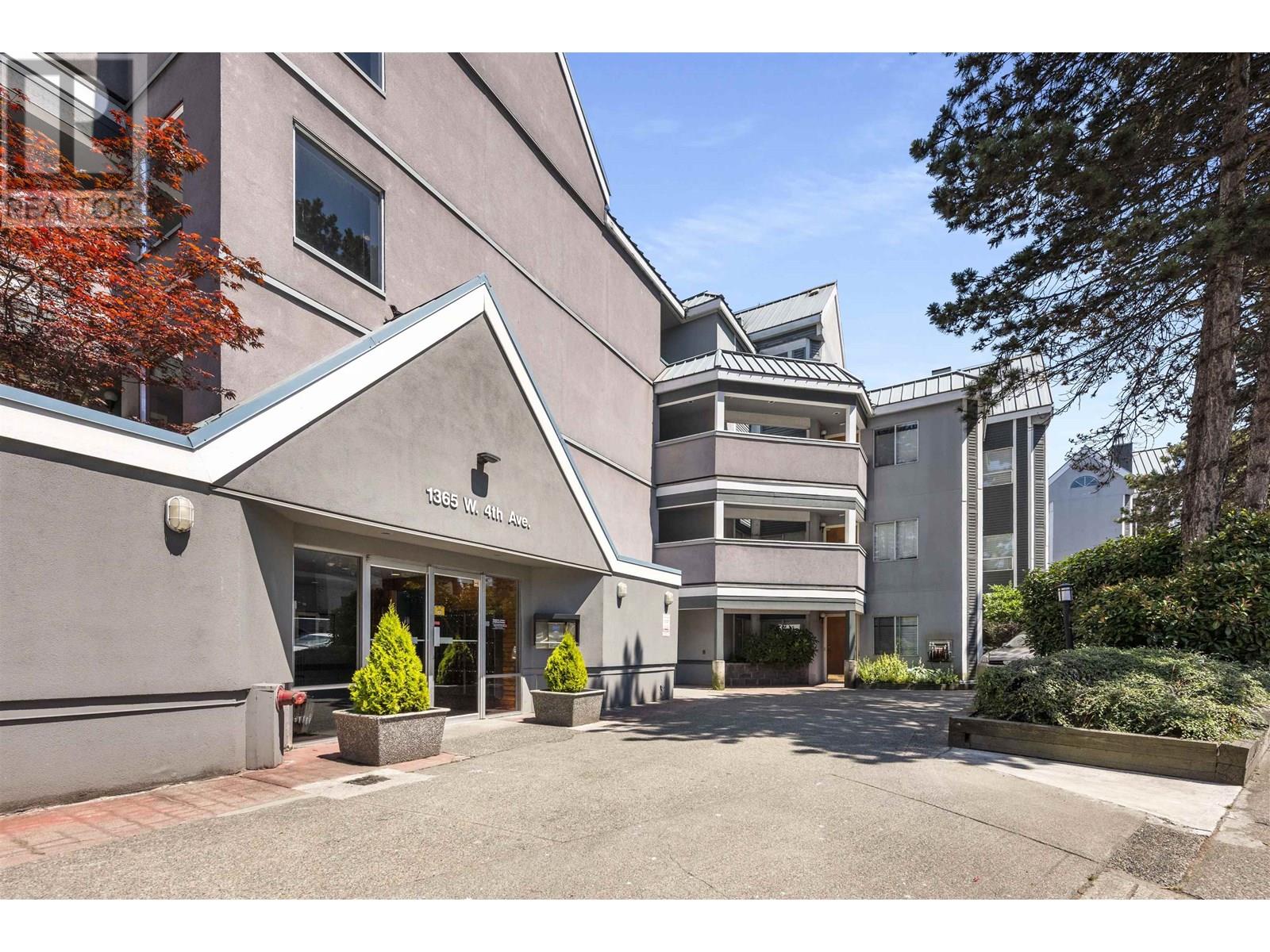 Photo 15 of 306 1365 W 4th Avenue, Vancouver BC