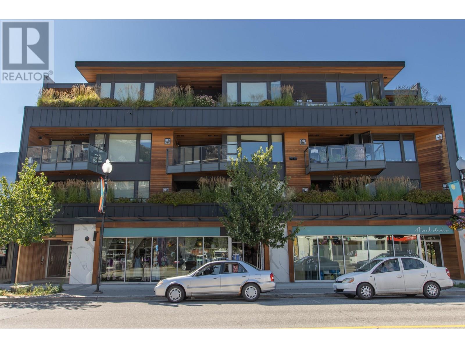 Photo 1 of 201 38165 Cleveland Avenue, Squamish BC