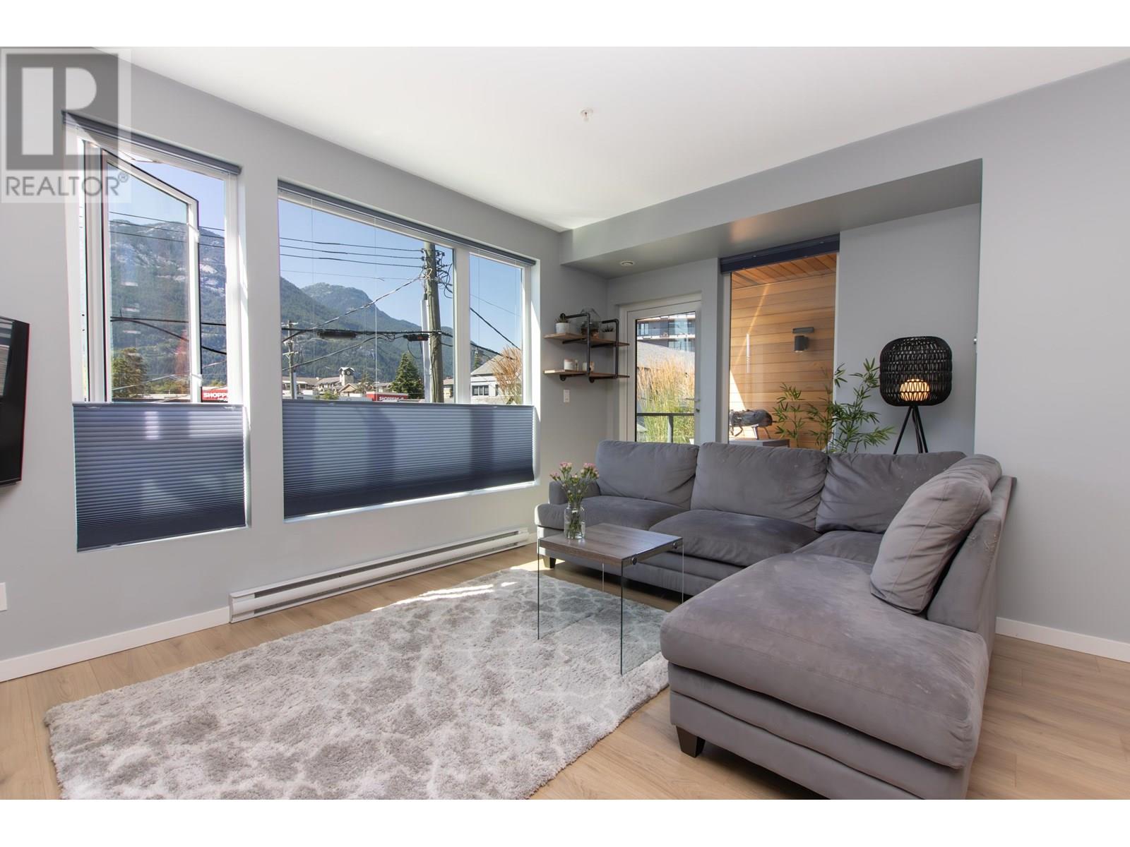 Photo 9 of 201 38165 Cleveland Avenue, Squamish BC