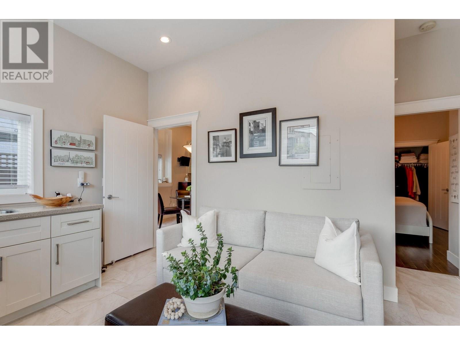 Photo 14 of 3732 Linwood Street, Burnaby BC