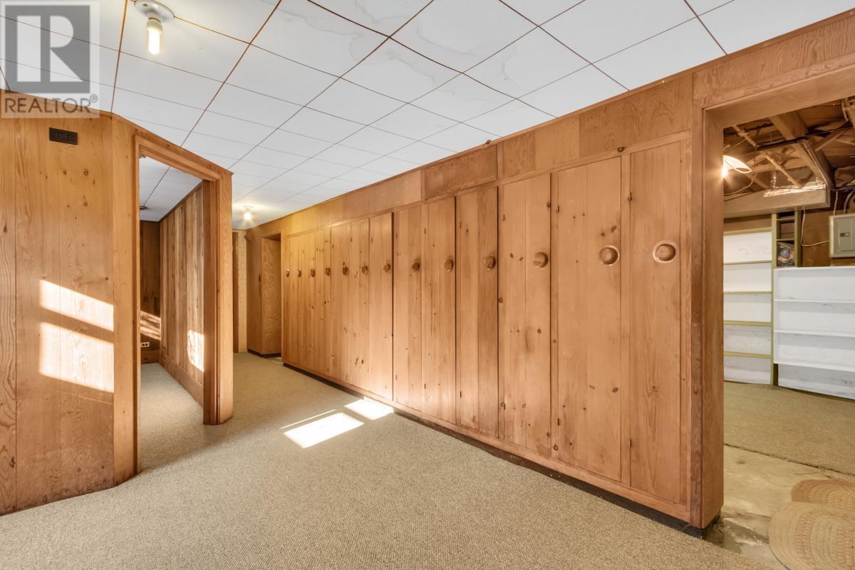 Photo 10 of 4386 Erwin Drive, West Vancouver BC