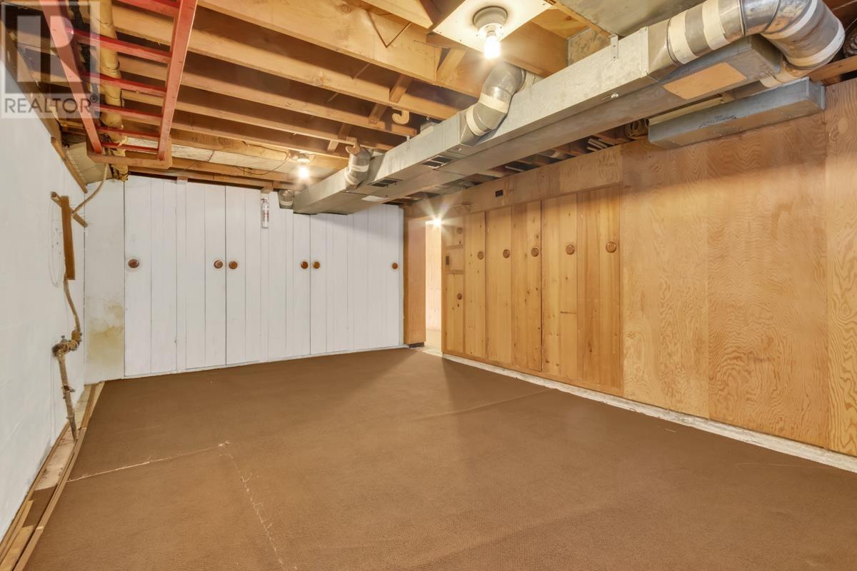 Photo 6 of 4386 Erwin Drive, West Vancouver BC