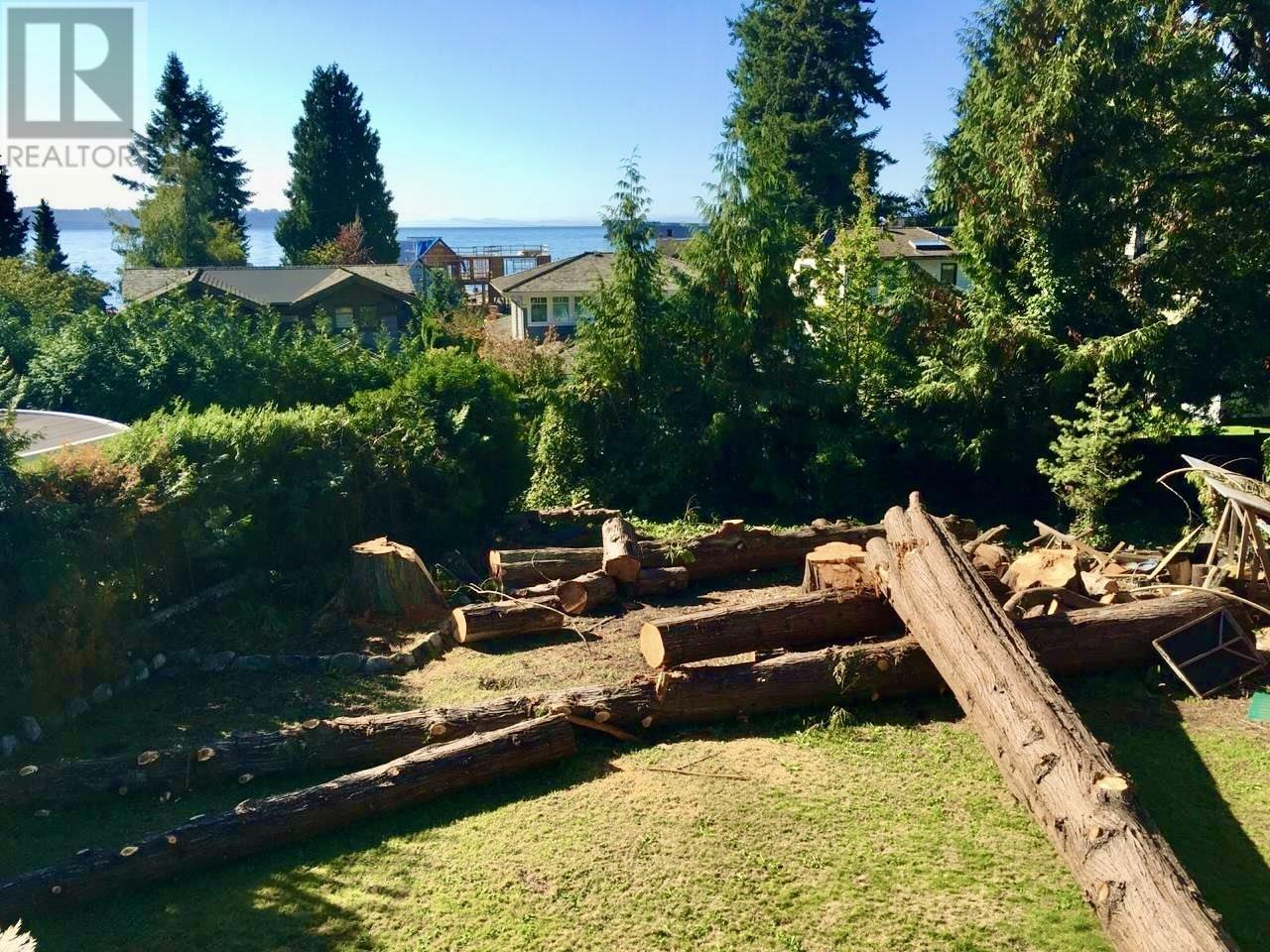 Photo 8 of 4386 Erwin Drive, West Vancouver BC