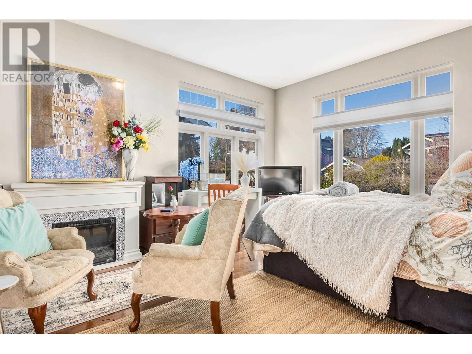 Photo 7 of 2814 W 3rd Avenue, Vancouver BC