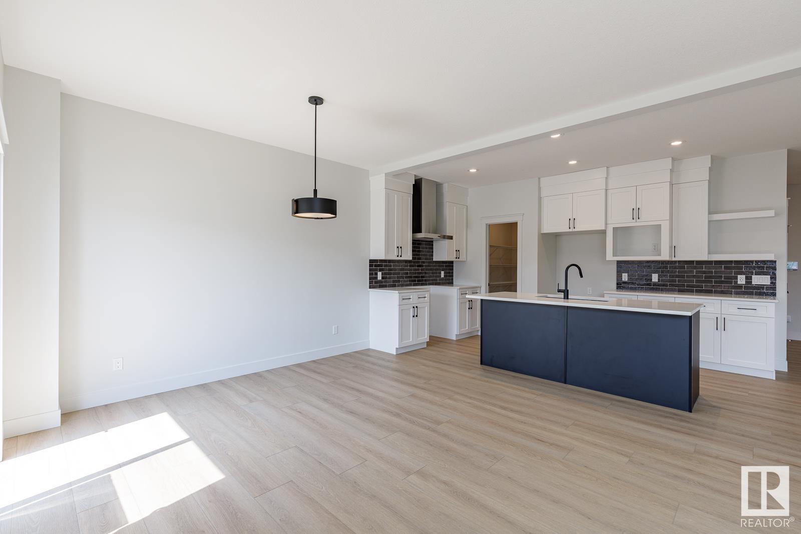 Photo 16 of 15679 18 Av Sw, Edmonton AB