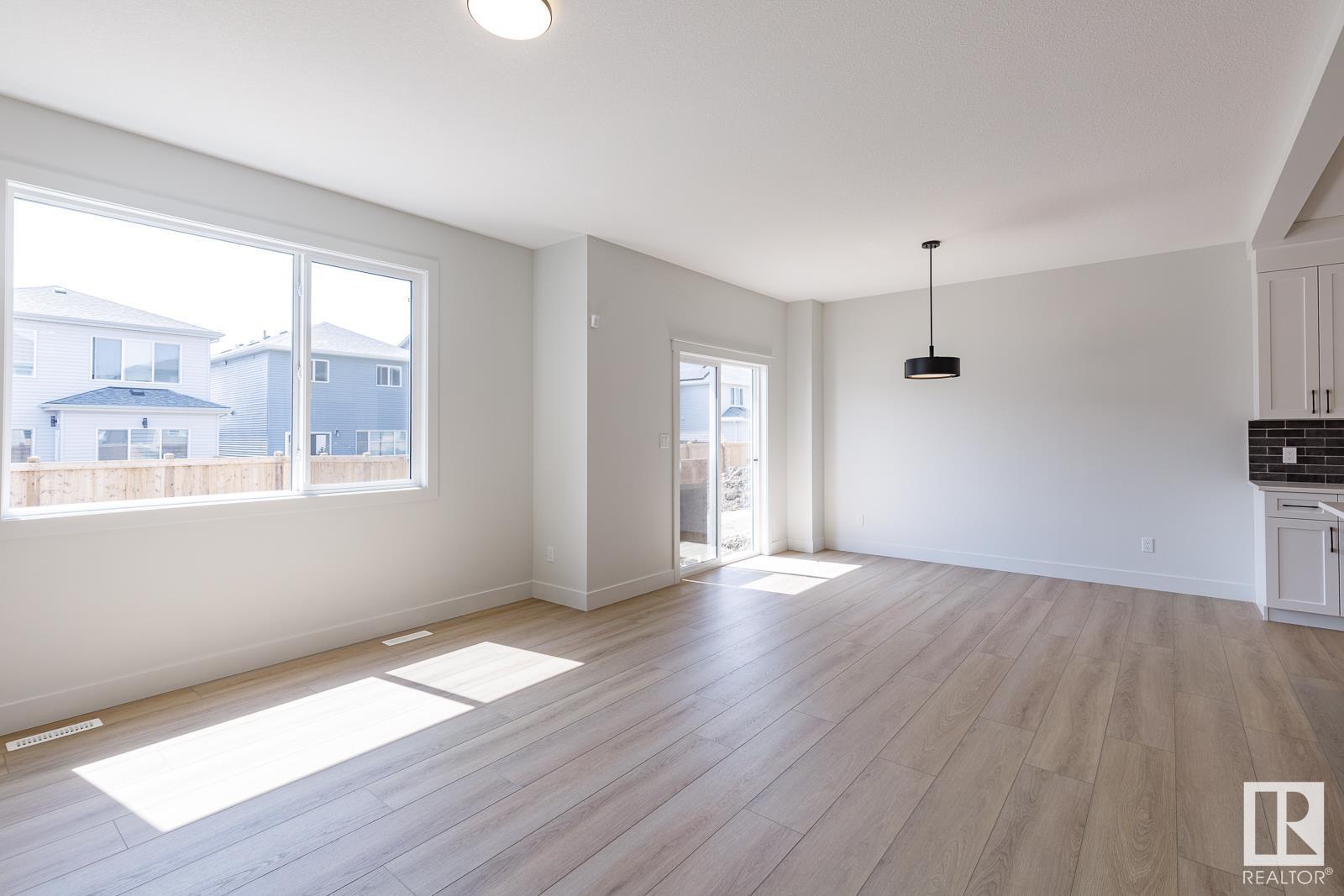 Photo 17 of 15679 18 Av Sw, Edmonton AB