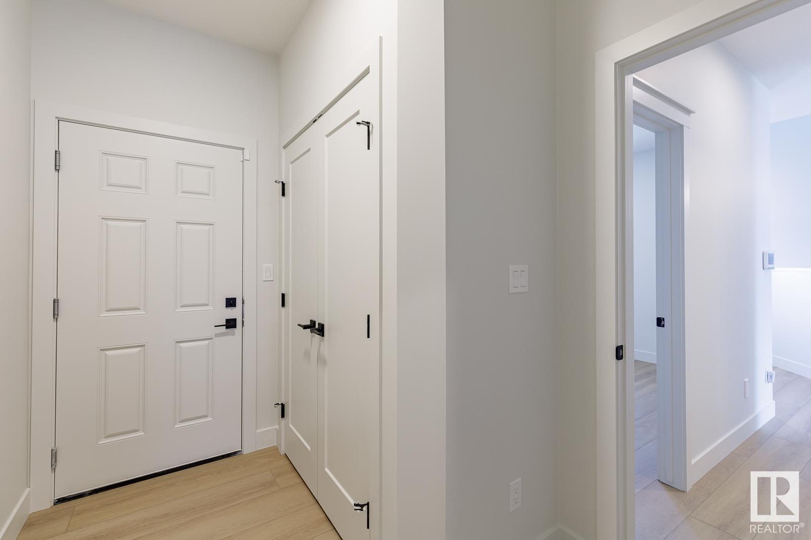 Photo 37 of 15679 18 Av Sw, Edmonton AB