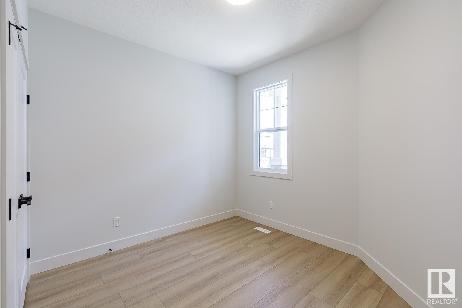 Photo 35 of 15679 18 Av Sw, Edmonton AB