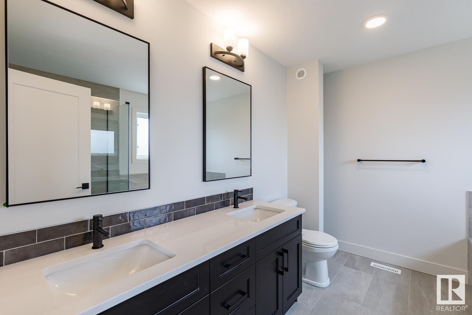 Photo 42 of 15679 18 Av Sw, Edmonton AB