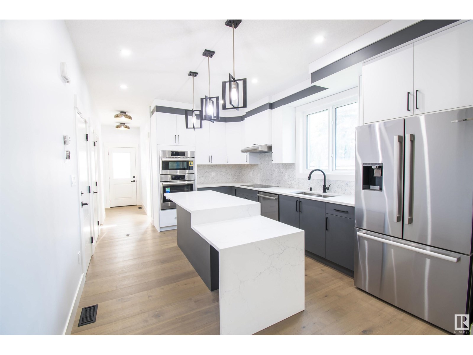 Photo 10 of 10954 135 St Nw, Edmonton AB