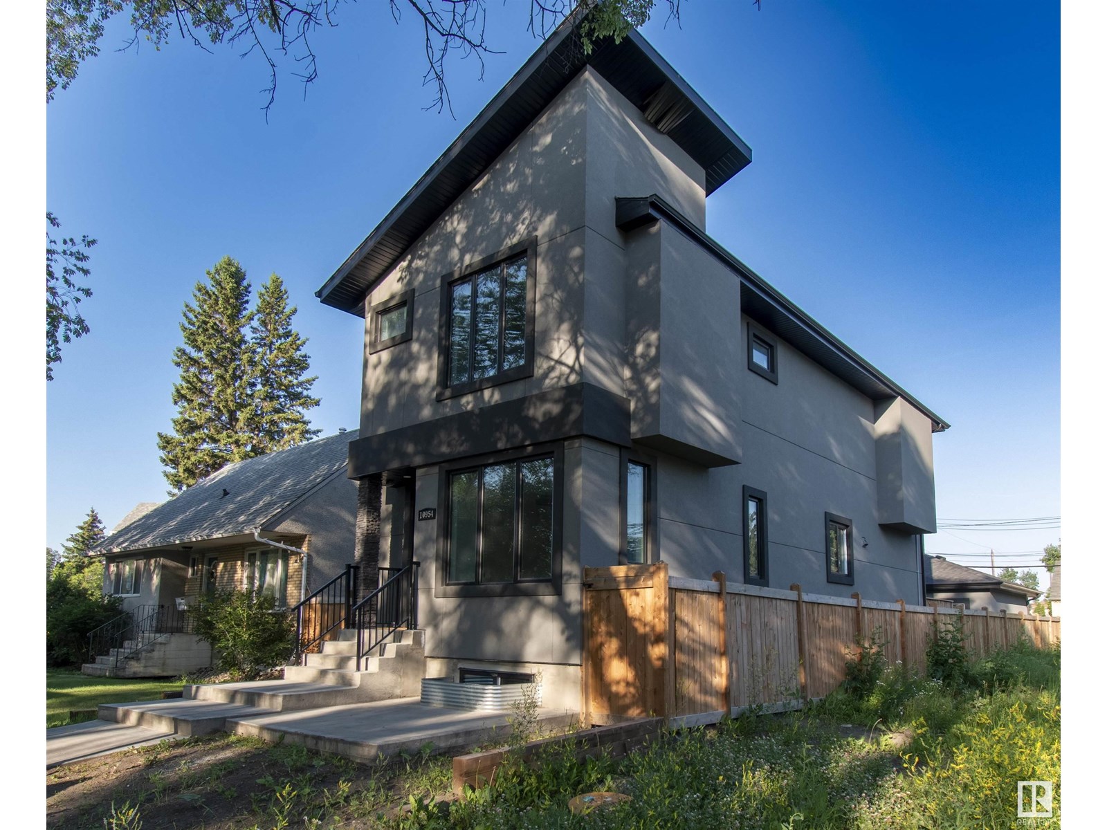 Photo 4 of 10954 135 St Nw, Edmonton AB