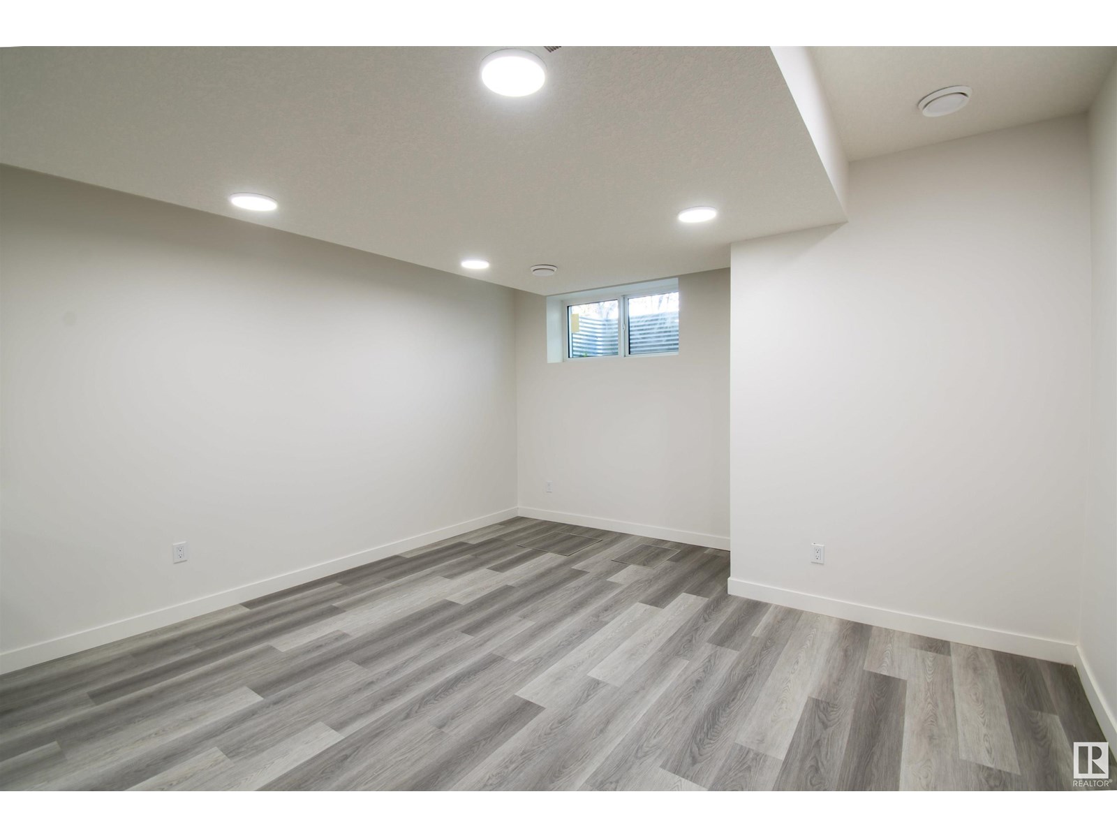 Photo 32 of 10954 135 St Nw, Edmonton AB
