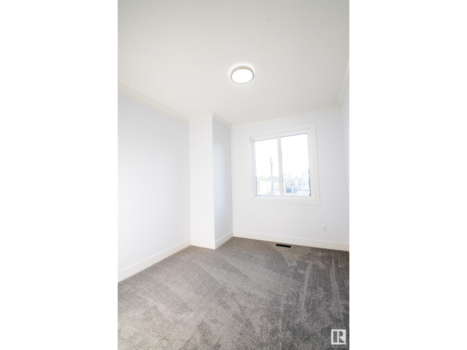 Photo 16 of 10954 135 St Nw, Edmonton AB