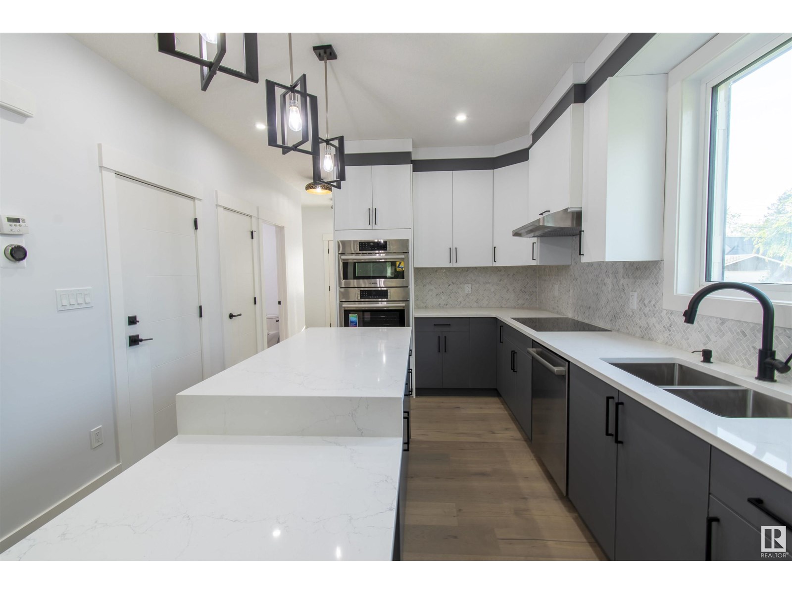Photo 11 of 10954 135 St Nw, Edmonton AB