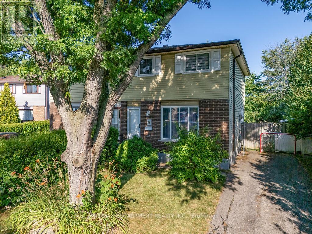 Photo 1 of 8 Gerrick Court, Hamilton ON