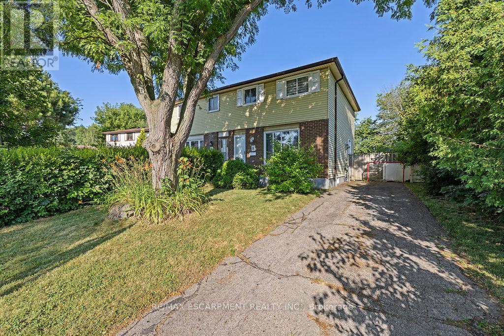 Photo 34 of 8 Gerrick Court, Hamilton ON
