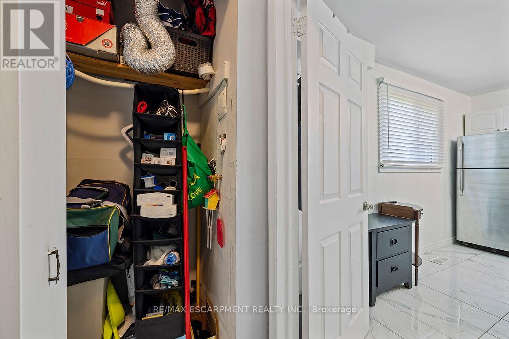 Photo 26 of 8 Gerrick Court, Hamilton ON