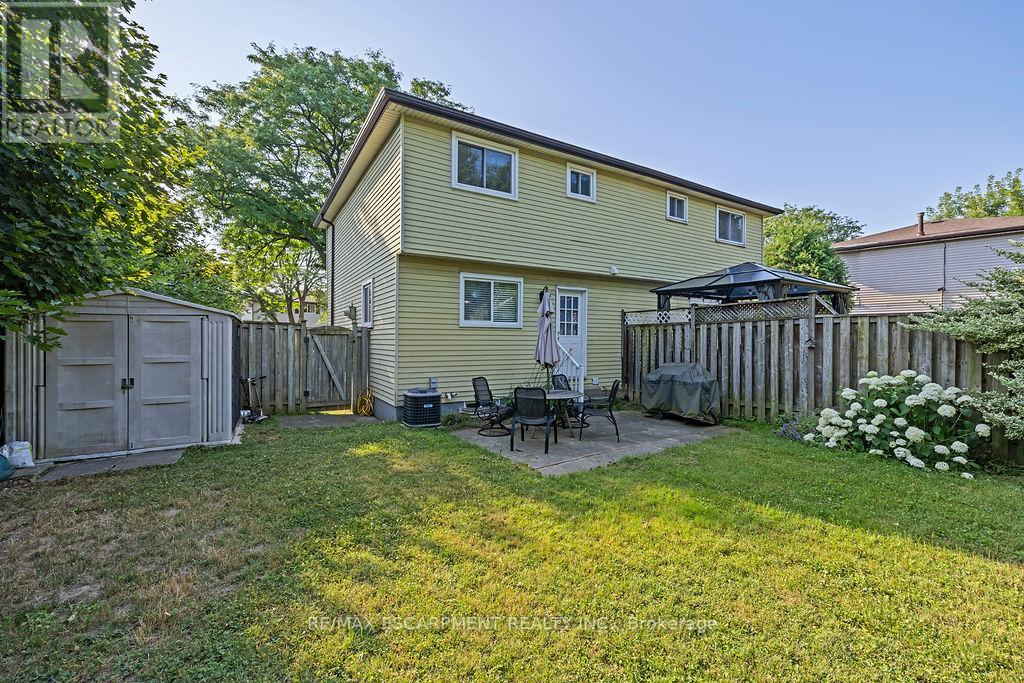 Photo 21 of 8 Gerrick Court, Hamilton ON
