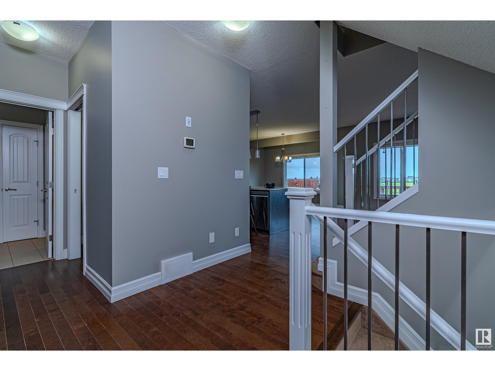 Photo 6 of 2922 17 A Avenue Nw, Edmonton AB