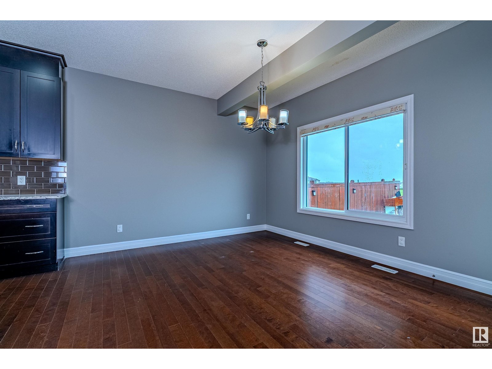 Photo 11 of 2922 17 A Avenue Nw, Edmonton AB