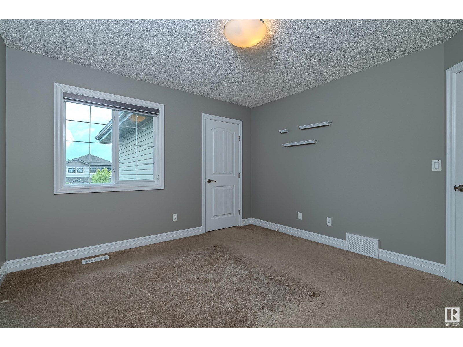 Photo 21 of 2922 17 A Avenue Nw, Edmonton AB