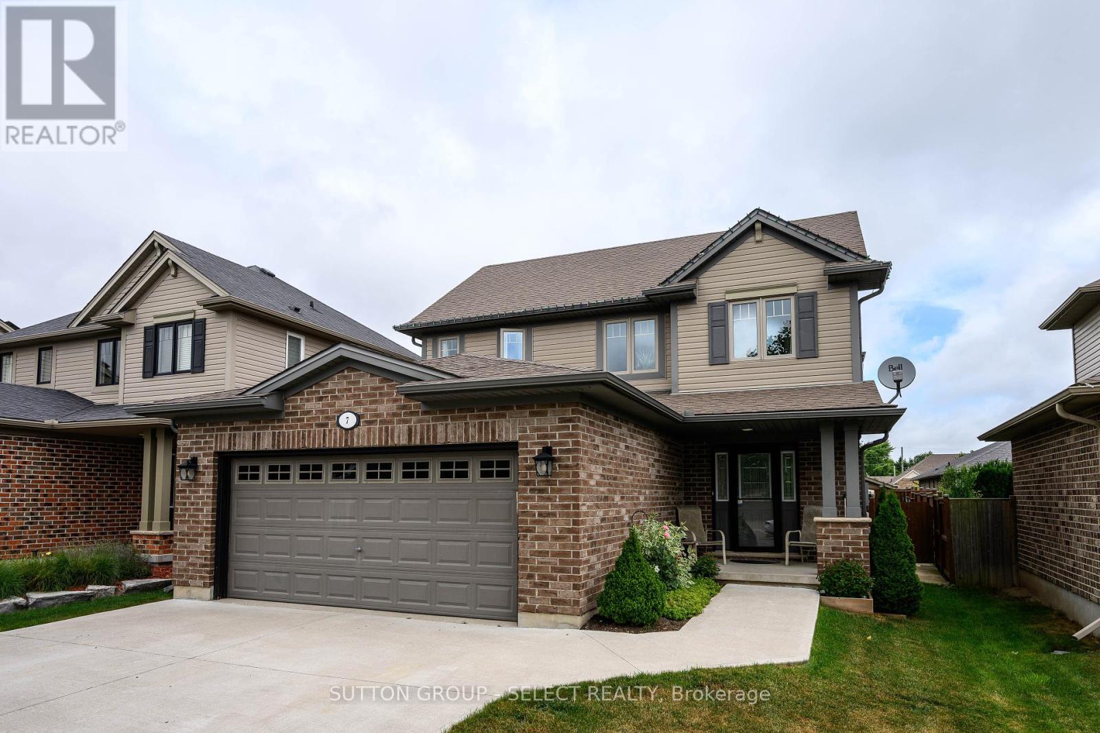 Photo 2 of 7 Ambleside Drive, St Thomas ON