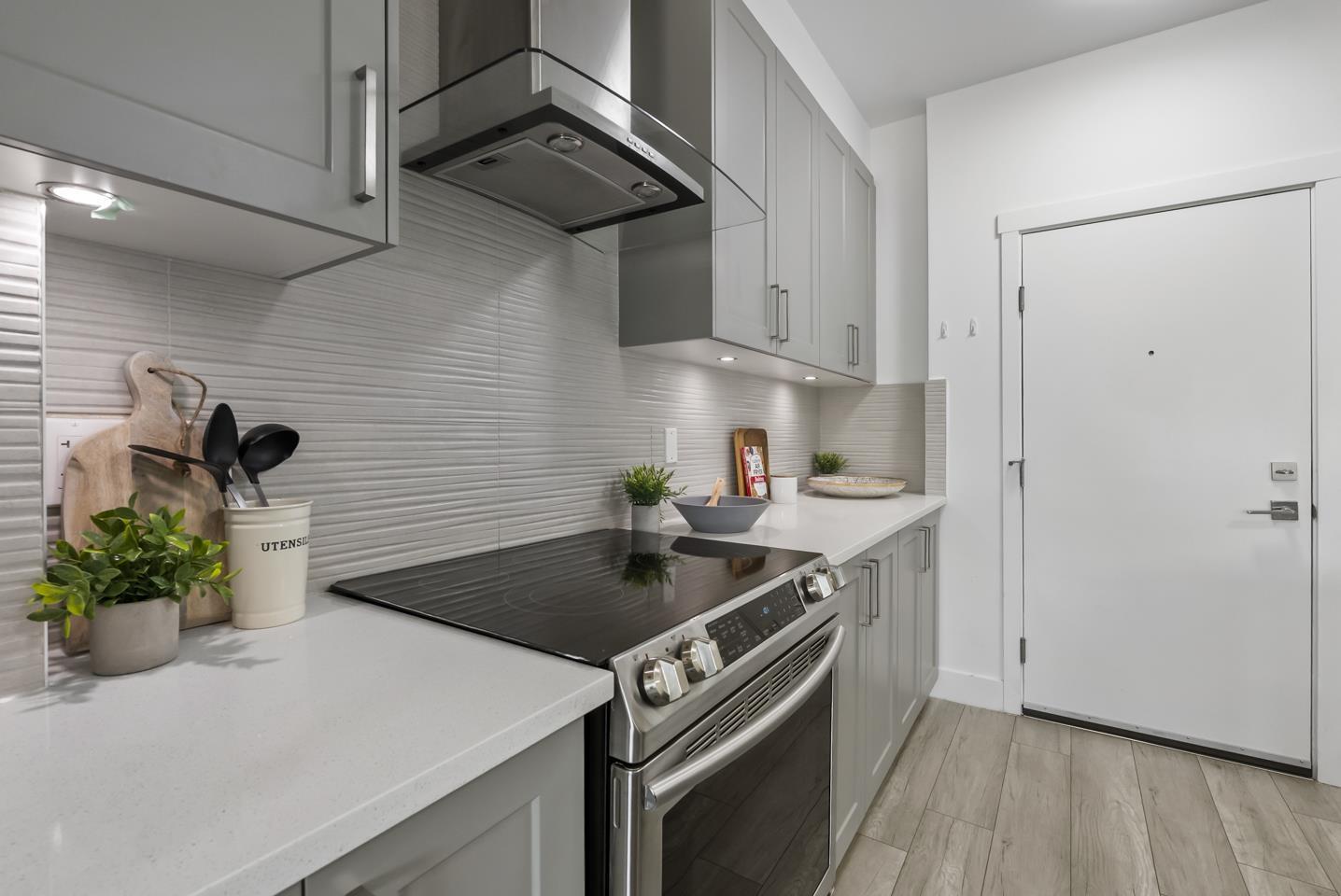 Photo 11 of 603 13978 Fraser Highway, Surrey BC