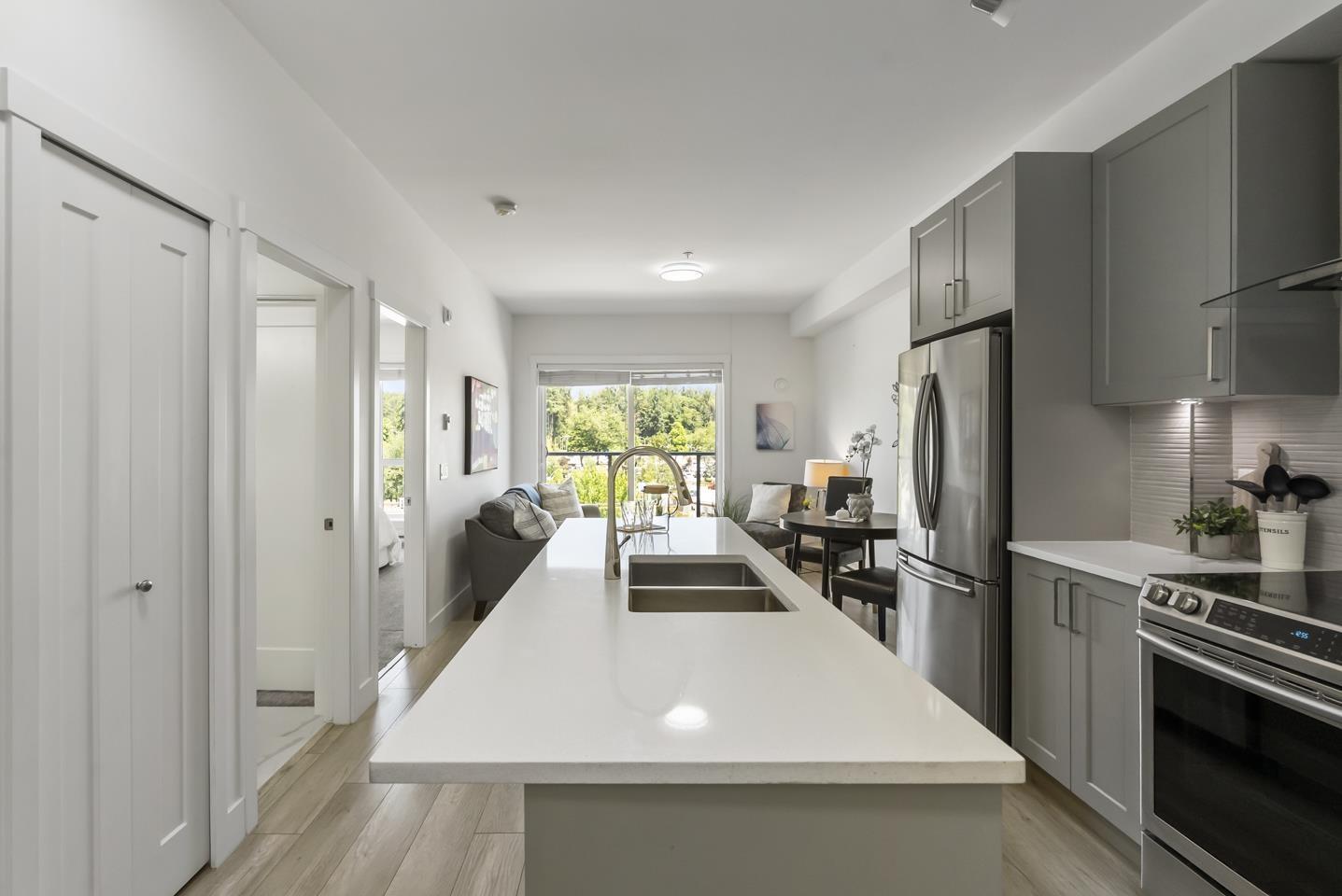 Photo 9 of 603 13978 Fraser Highway, Surrey BC