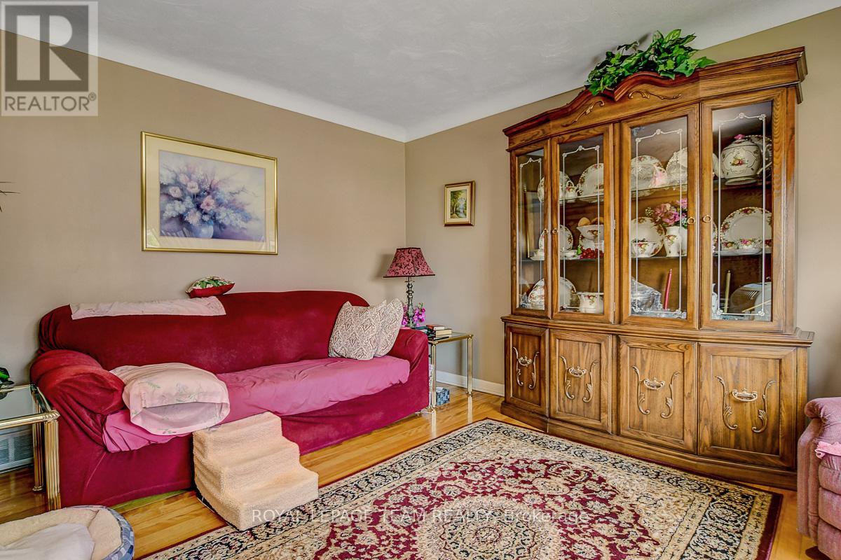 Photo 7 of 775 Trojan Avenue, Ottawa ON