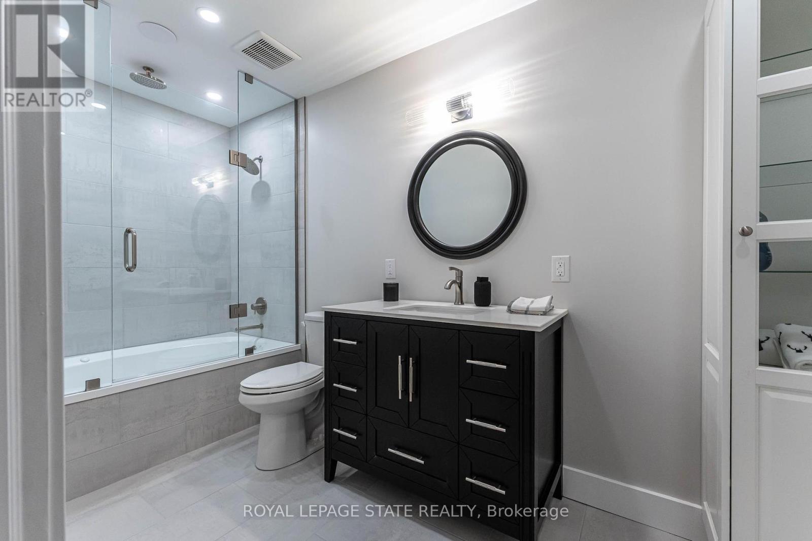 Photo 35 of 1703 67 Caroline Street S, Hamilton ON