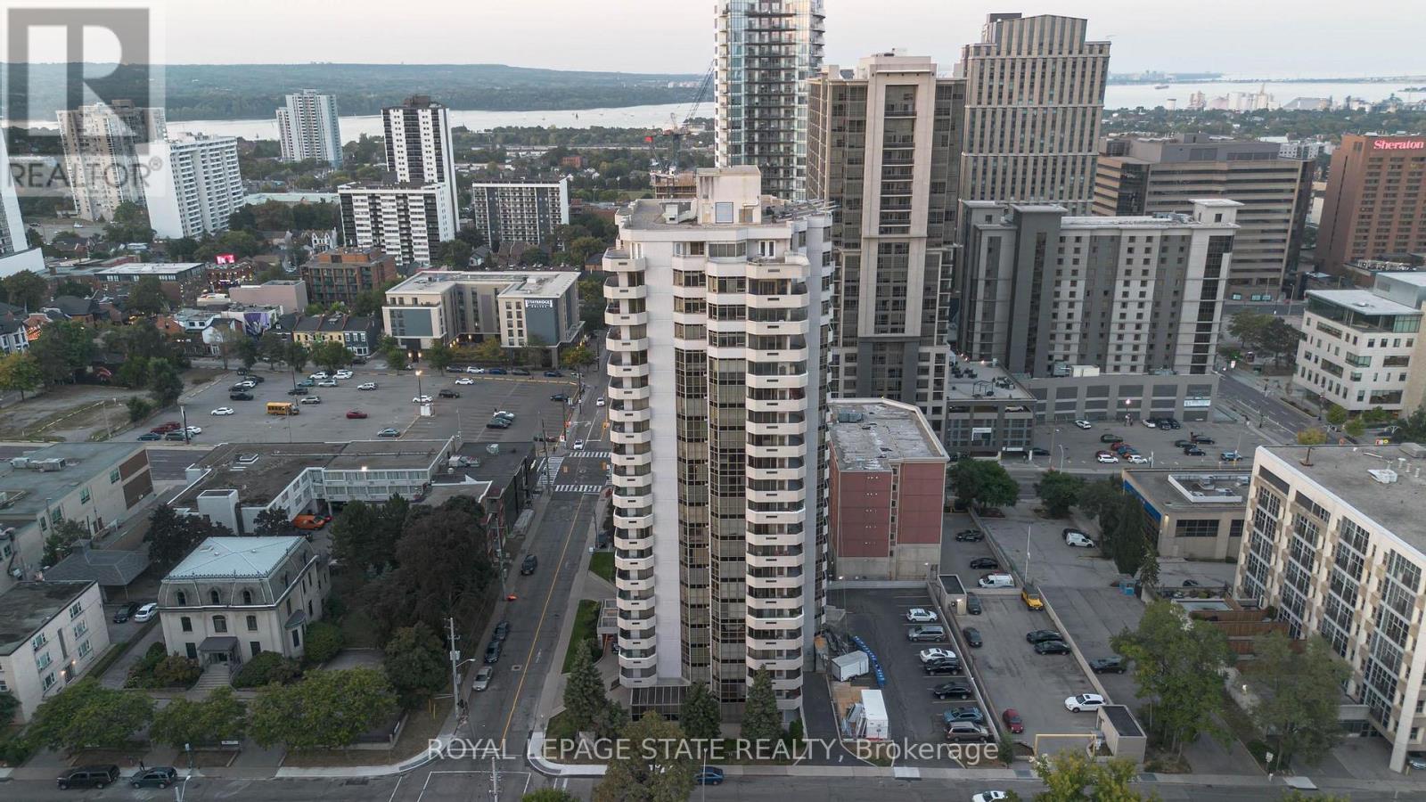 Photo 2 of 1703 67 Caroline Street S, Hamilton ON