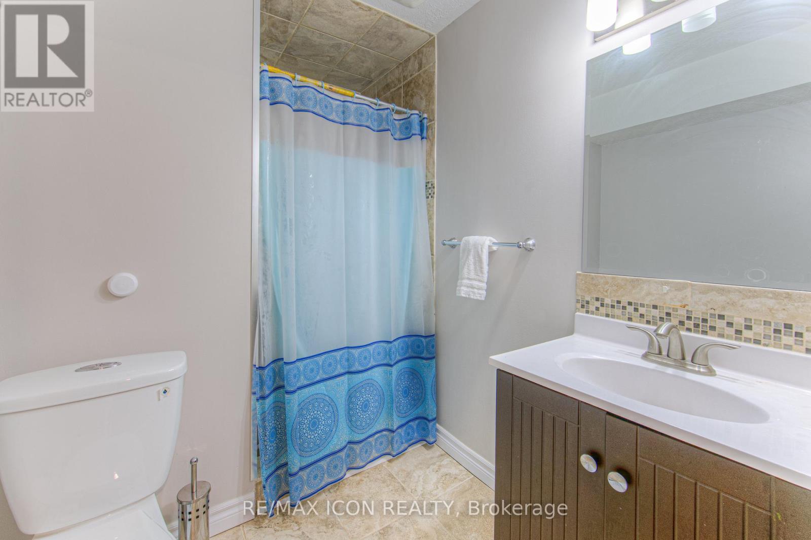 Photo 5 of 139 Pebblecreek Drive, Kitchener ON