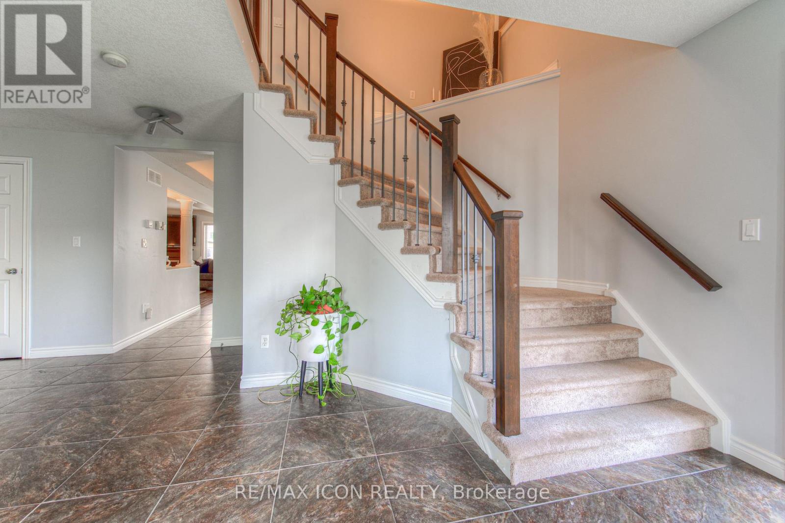 Photo 22 of 139 Pebblecreek Drive, Kitchener ON