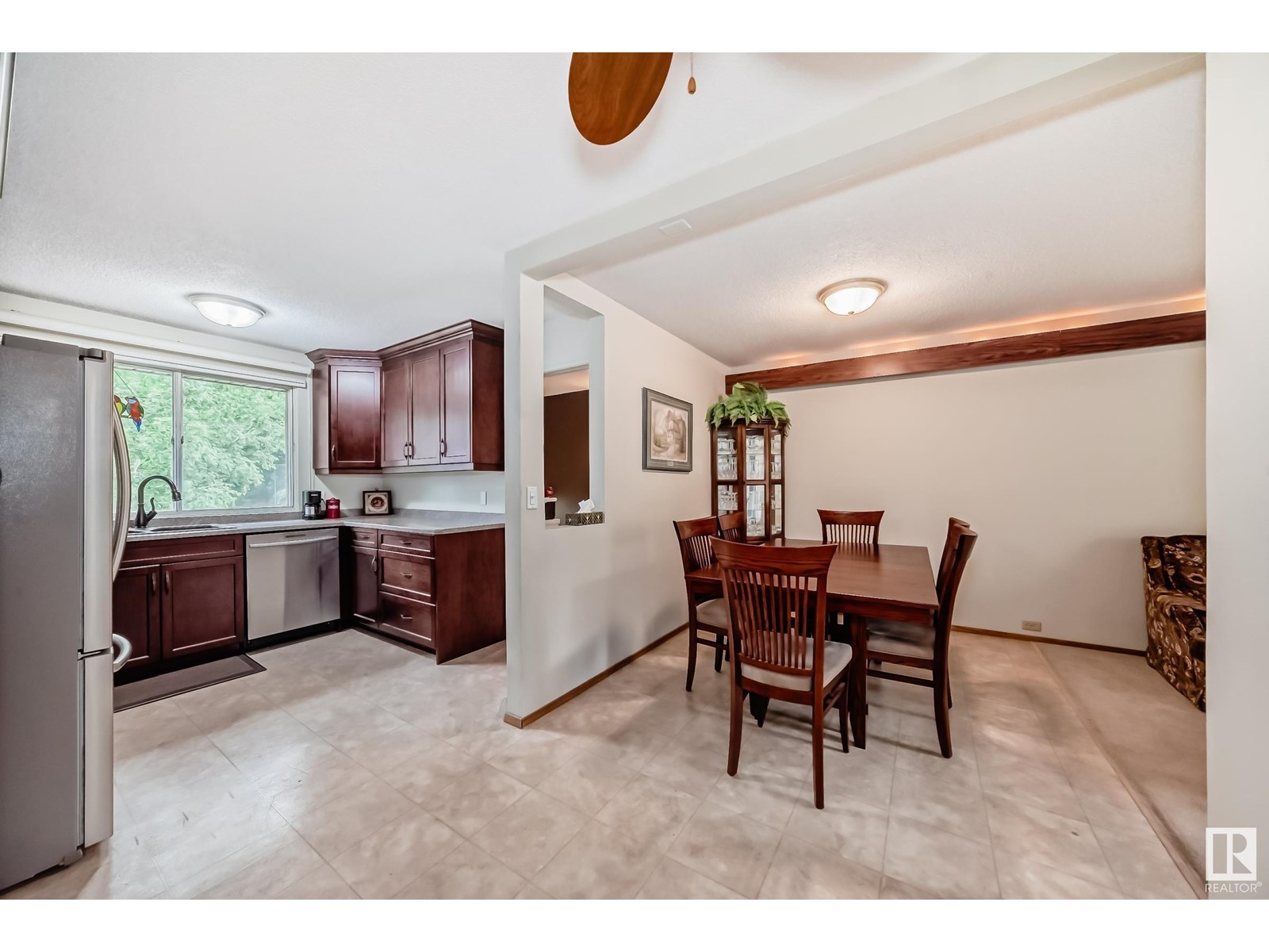 Photo 11 of 16 Merryvale Cr, Sherwood Park AB