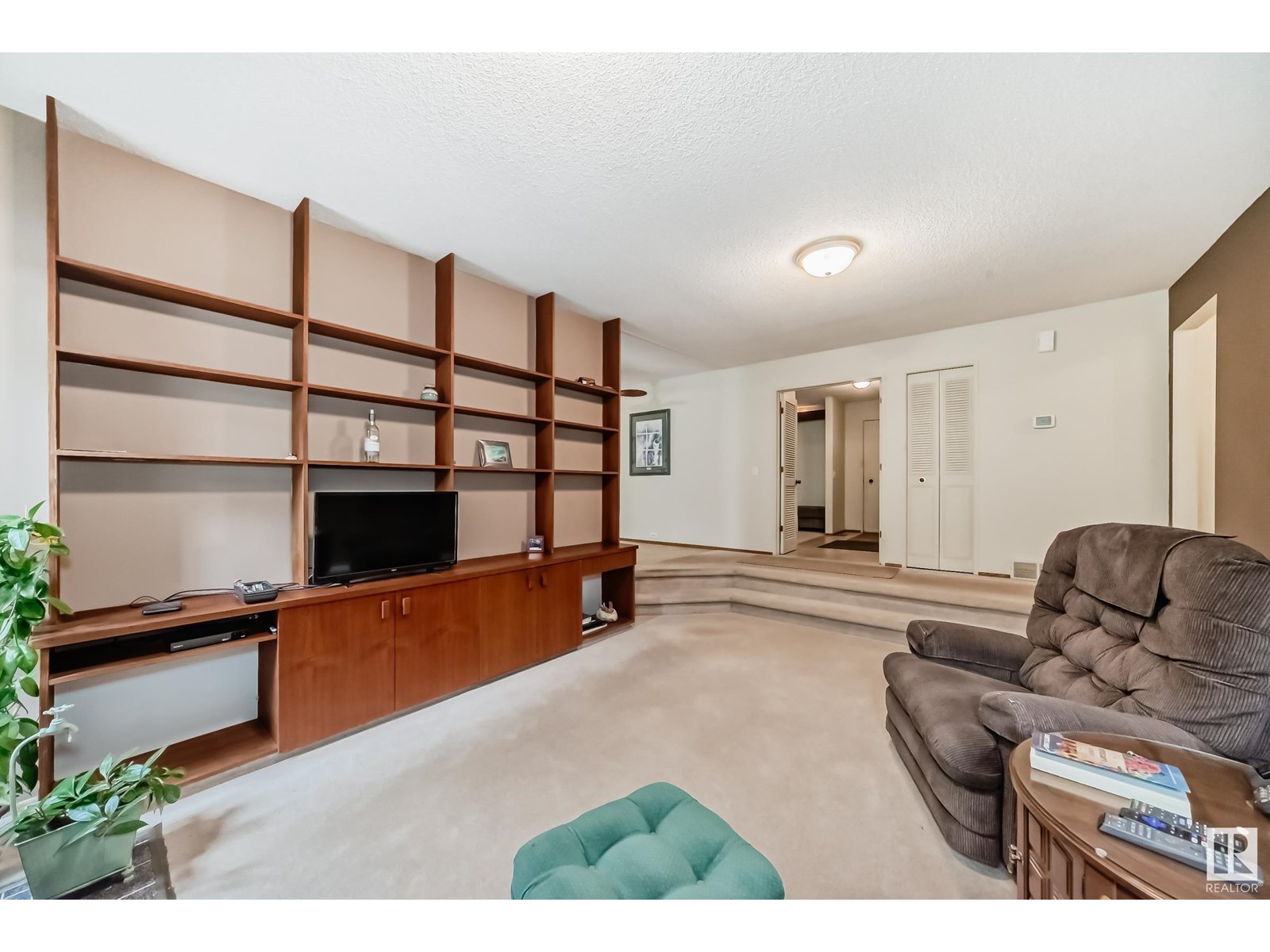 Photo 1 of 16 Merryvale Cr, Sherwood Park AB